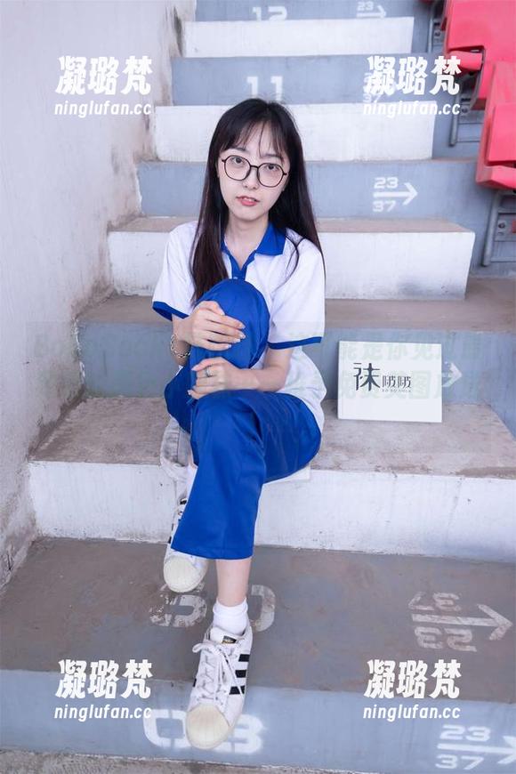 BoBoSocks袜啵啵 - 这可能是你见过最致命的黑色小腿袜——稚予免费美图放送！