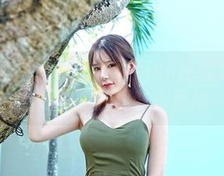 Feilin嗲囡囡 – 鱼子酱fish在线写真：护士制服下的那些小思绪