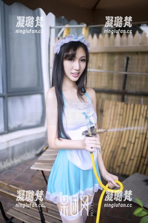GIRLT果团网-裴希西 GIRLT果团网 - 泳衣里的裴希西合集:真没想到这身材能吸引这么多目光!