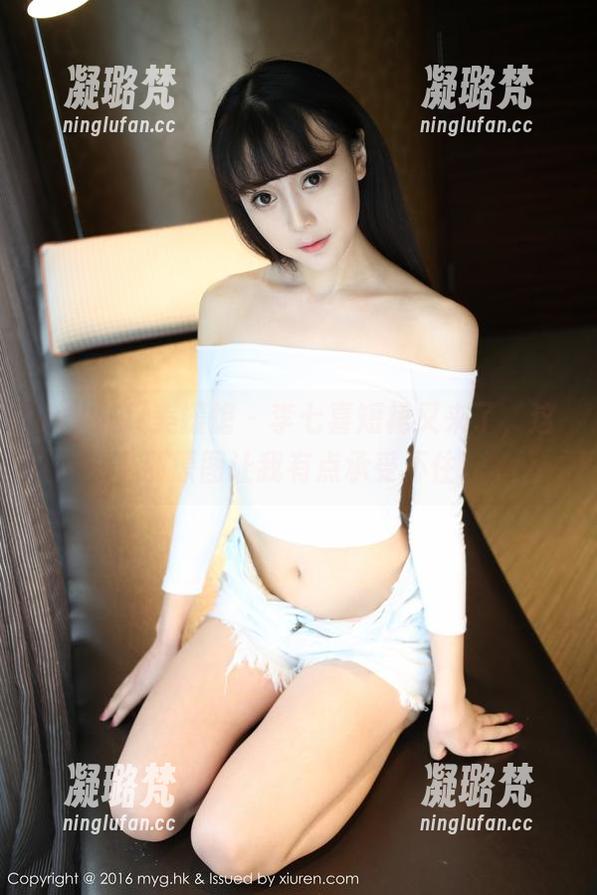 MyGirl美媛馆 - 李七喜短裙又来了，这最新原图让我有点承受不住。