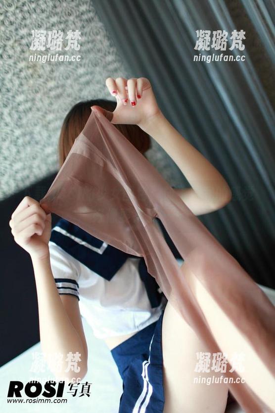 下载ROSI的少女图包，放飞自我的感觉好像要来了……