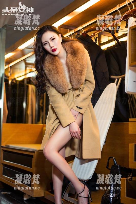 TouTiao头条女神 - 李丽莎的新评测！棉袜画风更新，让我们一起感受舒适的魅力吧！