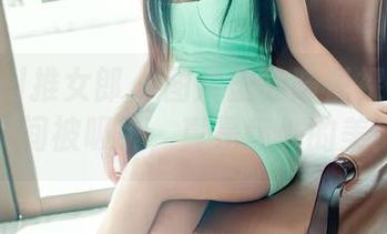 TuiGirl推女郎 – 图片里的陆瓷裸足：一瞬间被吸引，真是意外的美！