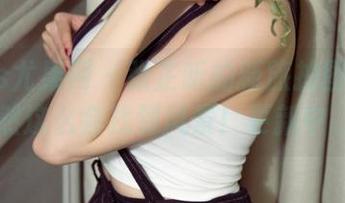 UGirls尤果网 – 张芷昕的新旅拍图集：居然这么会找到风景！更新中…