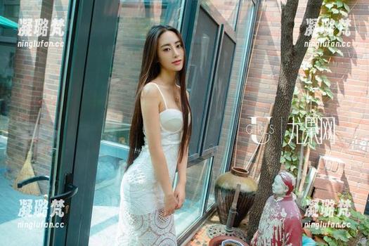 UGirls尤果网 - 连体衣的魅力：松果儿带你探秘美图的另一面！