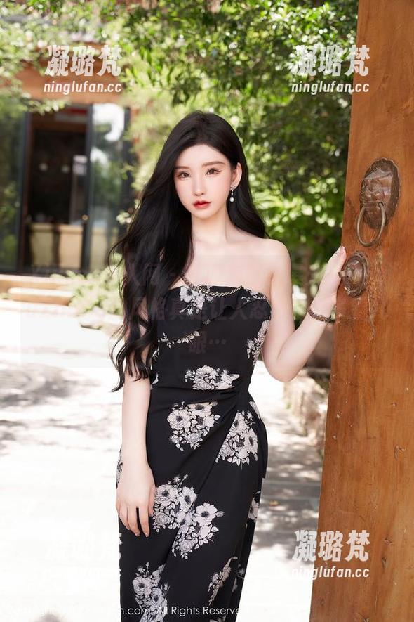 Xiuren秀人网-HeyuZhang Xiuren秀人网 - 礼服套图大曝光!HeyuZhang的风格真是让人忍不住想多看几眼…