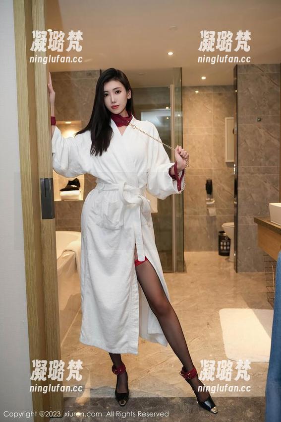 Xiuren秀人网 - 黑白里的nancy小姿：美图精选，给你一种‘怎么能这么好看’的冲击！