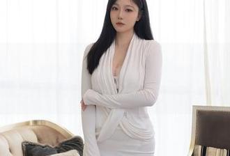 Xiuren秀人网 – 唐翩翩职业装高清再现，真心觉得我也需要一套这样的！