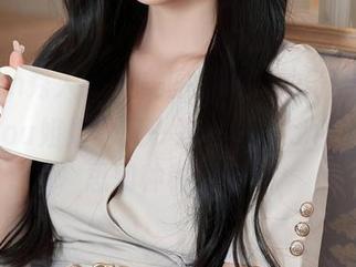 Xiuren秀人网 – 美图更新，神奇的“媃柔rourou姐姐”又一次勾起了我小小的心思和种种幻想…