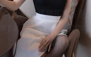 Xiuren秀人网 – 红裙写真集更新：小蛮妖_honey又发神威，别blame我们呀，是她太美了！