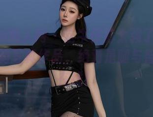 Xiuren秀人网 – 这牛仔裤太强了！就是阿朱啊的写真作品，绝对是腿与智商双双在线！