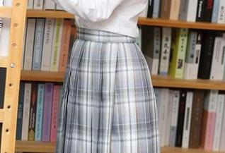 Xiuren秀人网 – 全套见识徐莉芝Booty的女王作品，想知道她能把女王的魅力发挥到极致吗？
