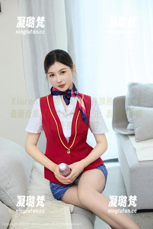 Xiuren秀人网 - 只需一件旗袍，林文文最新合集又要让你怀疑人生：我真的不能随便在家穿吗？