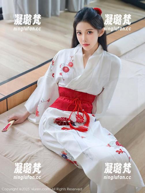 Xiuren秀人网 - 当水水姐化身空姐——原图里悄悄流露的气质，图片真是让人想再看一遍！