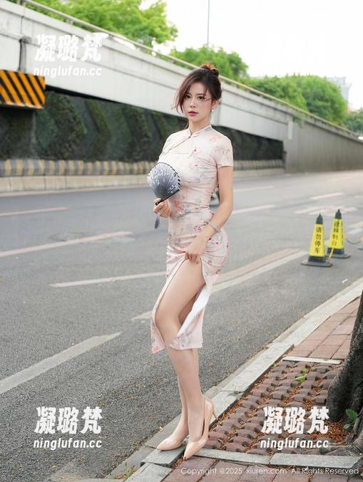 Xiuren秀人网 - 清水美嘉倾情演绎黑丝魅力，最新图包来袭，赶紧来围观吧！