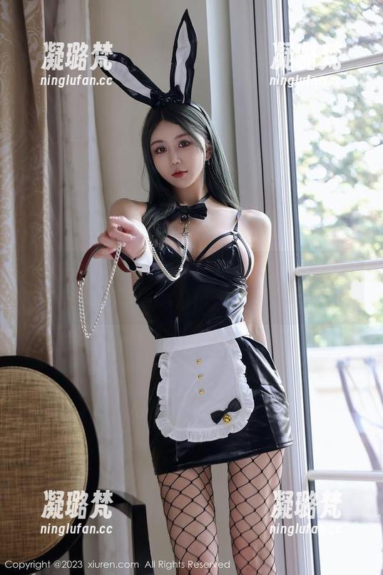 Xiuren秀人网 - 快来看看白微Sera的制服写真，原图超惊艳，完全免费哦！