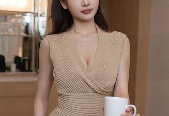 Xiuren秀人网 – 办公室也能这么美！最新图片瞧瞧程慧娴Phoebe的独特风格。