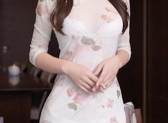 Xiuren秀人网 – 糯美子的比基尼套图：阳光、沙滩、还有点小心思…