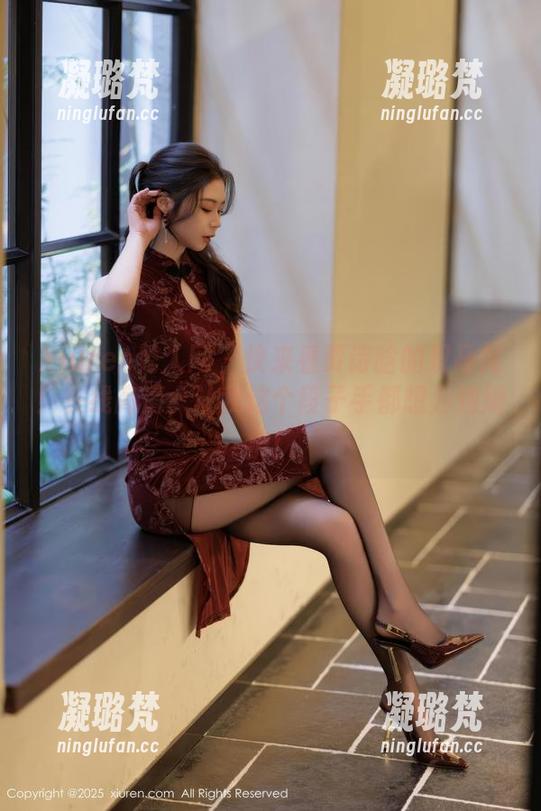 Xiuren秀人网 - 快来看贾诗晗的双马尾！在线高清，让我这个段子手都想为她辩护！