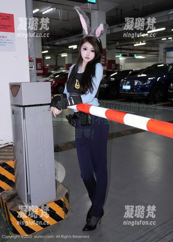 Xiuren秀人网 - 金幼汐Vivian的办公室剧场：写真精选，绝对不会让你工作欲降到零！