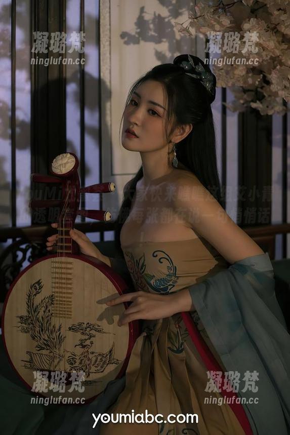 YouMi尤蜜荟 - 大家快来瞧瞧这组艾小青的透明套图，仿佛每张都在说一句悄悄话！