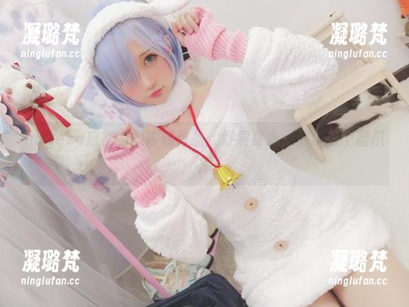 nagesa魔物喵的瑜伽作品：舒展身心，偶尔出个猫爪！