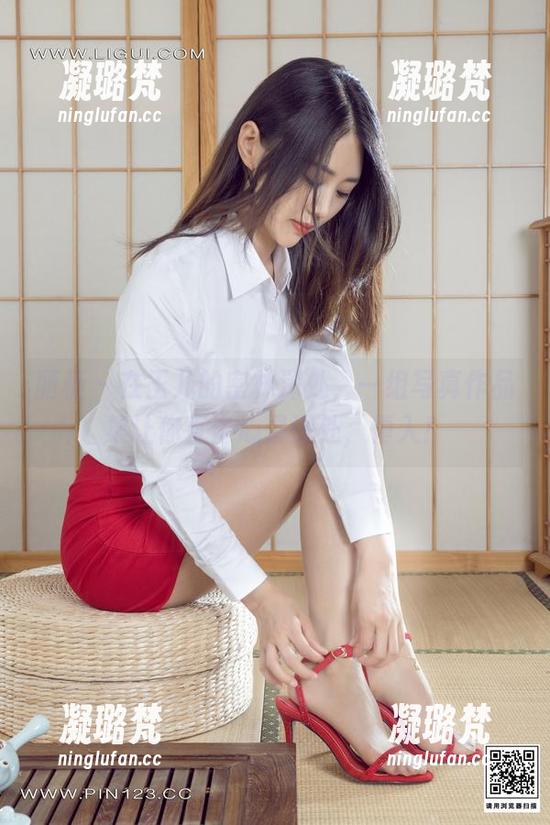 丽柜 - 在玉儿的密林深处，一组写真作品集让你直击心灵深处，慎入！