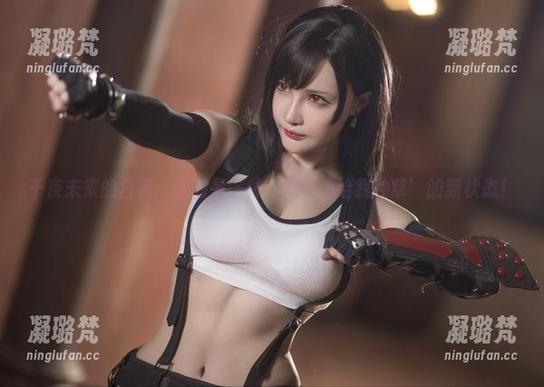 千夜未来 千夜未来的白裙:绝对是一种‘不小心给我种草’的新状态!