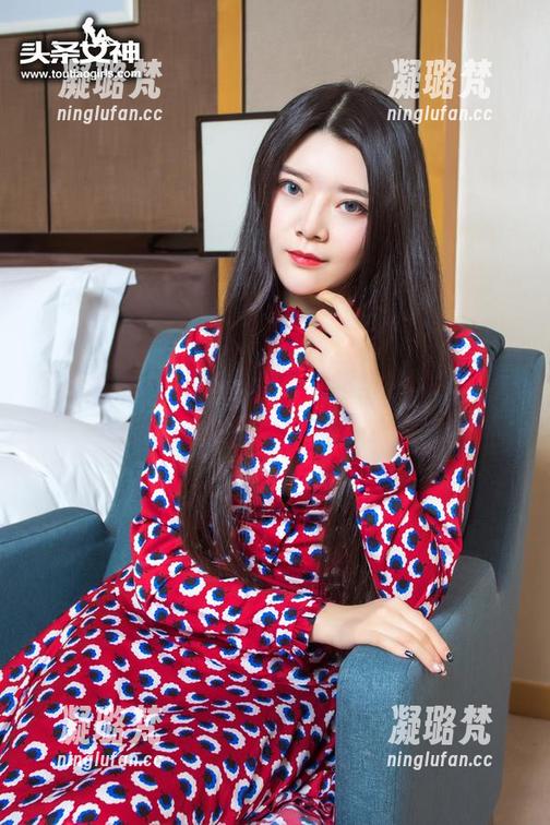 头条女神 - 看看我家周思超自拍的图包，原图让人想说‘你真敢’！