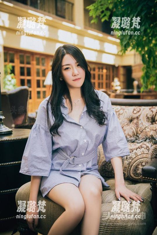 头条女神 - 尹菲的秘密图包分享：你绝对想不到的她，点进来好奇心不要停！