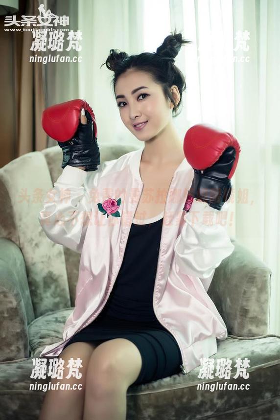 头条女神 - 免费的曼苏拉娜妩媚眼镜姐，真心不想让你错过，赶紧下载吧！