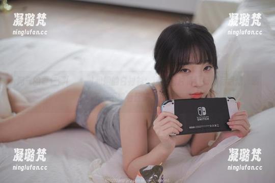 淘气的姜仁卿(강인경)和她的白衬衫：这组图片资源好像有点炫，哦不，不想看起来太在意！