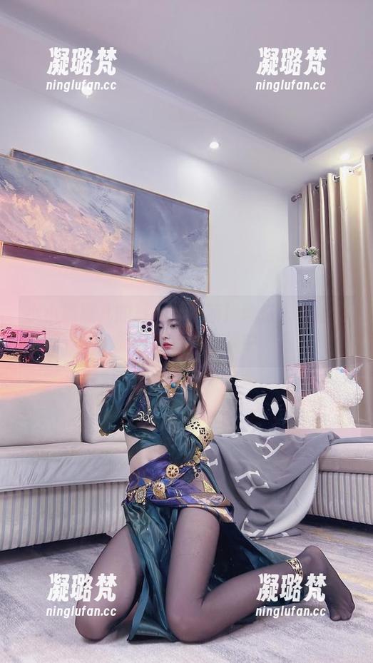 小小奶瓶儿的写真集更新！珍珠人鱼加长版，仿佛置身梦中