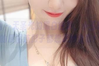 微密圈 – 无圣光的黑白世界，小玉吃果冻的原图连影子都想跟她合影！
