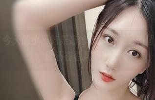 微密圈 – 今天的小玉吃果冻给你送上玉足美腿高清壁纸：谁还在看风景啊！