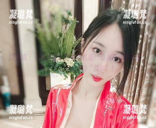 微密圈 - 小玉吃果冻的私拍礼服：看似高贵的瞬间，其实背后是无尽的“糗事”！