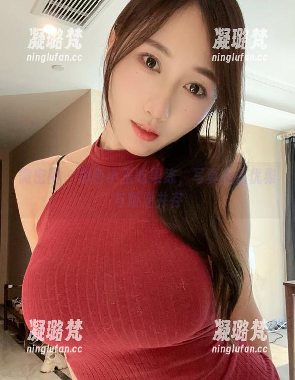 微密圈 - 黑色小玉吃果冻，写真里的优雅与叛逆并存