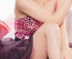 尤果网 – 贝拉双马尾写真：这发型怎么能这么抓人眼球？真是没道理！