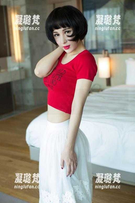尤果网 - 制服&郝晴Grace：图库精选中的神秘调皮角色，等你来解锁！