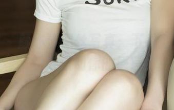 尤果网 – 颜亦汐黑丝写真：下载就是拥有，快来撩动你的感官！