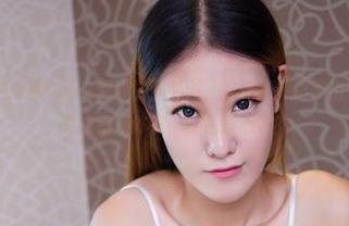 尤物馆 – 在观看Yuky伊珍的作品时，脑海里突然蹦出一个问题：真的是连体衣，还是连心衣？