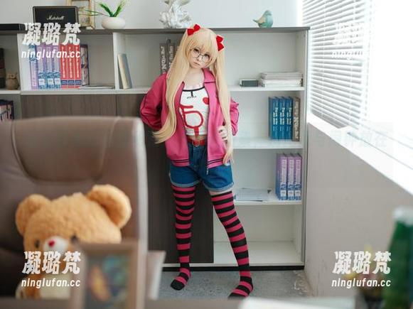 幼水铃衣的晨醒秘籍：无圣光图集，别把我与闹钟放在一起！