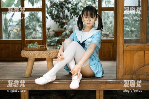 幼水铃衣 敢不敢一探究竟?幼水铃衣的午间更衣室里,作品集和原图共舞!