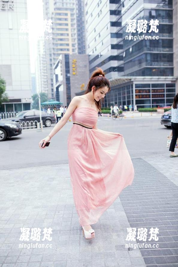 推女郎-Yu佳妮 推女郎 - 当Yu佳妮遇上浴缸:一场写真与水的轻松对话