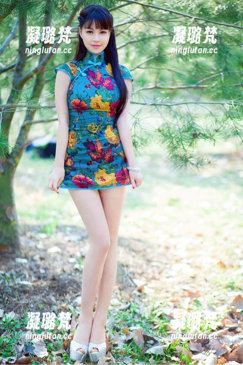 推女郎 - 美图与黑丝交织，杨伊给你带来段子的艺术！