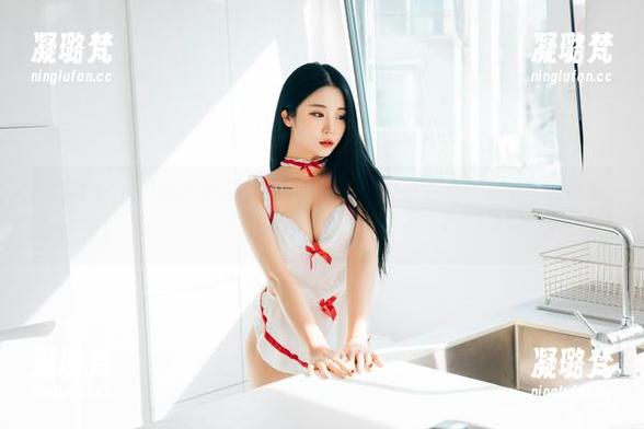普美(bomi)的内衣美图，这组图集保证让你心跳加速，她到底藏了啥？