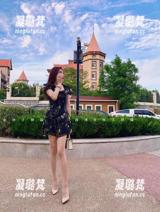 林子琳喵 微密圈 - 林子琳喵的瑜伽合集:把美与汗水都洒在这里,太会了!