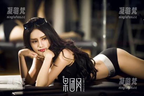 果团网-莫雅淇 果团网 - 放下工作,先来看看莫雅淇的办公室照片,来的就是分享,心情好到飞起来!