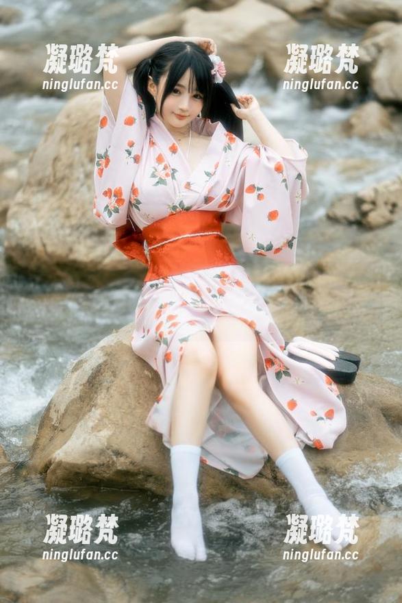 桜井宁宁 看桜井宁宁的秘密写真,壁纸也得“争宠”了