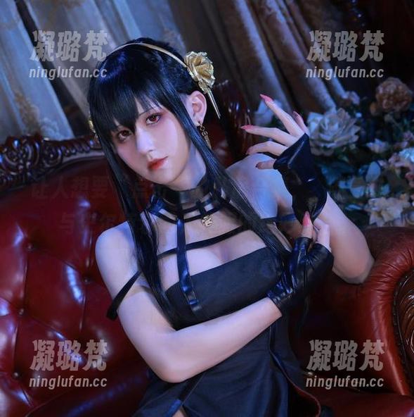 让人想要“点击”的私房合集，桜满三时与史尔特尔同人礼服的绝妙结合。